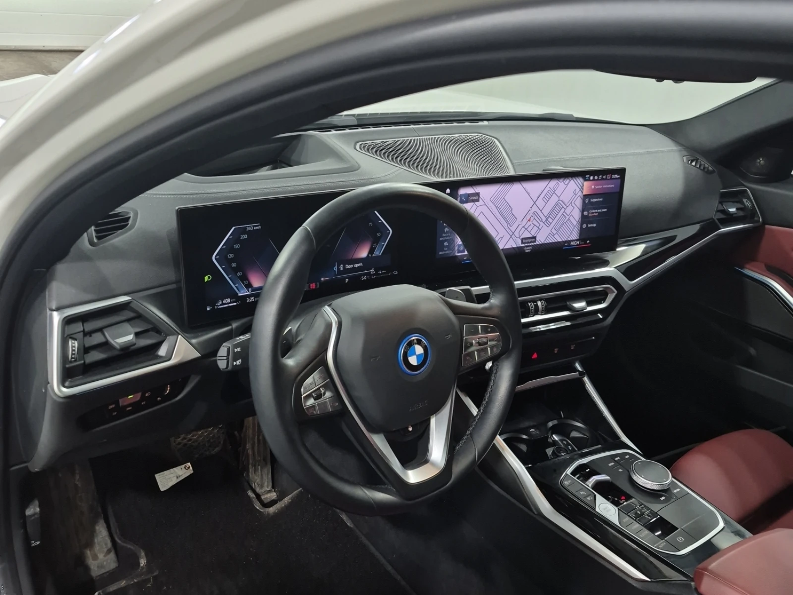 BMW 330 xDrive * * CARFAX * * АВТО КРЕДИТ * * , снимка 11 - Автомобили и джипове - 53773293