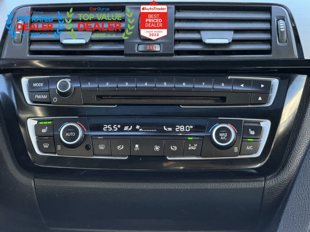 BMW 330 xDrive* AWD* АвтоКредит* (ЦЕНА ДО БГ), снимка 14 - Автомобили и джипове - 53925578