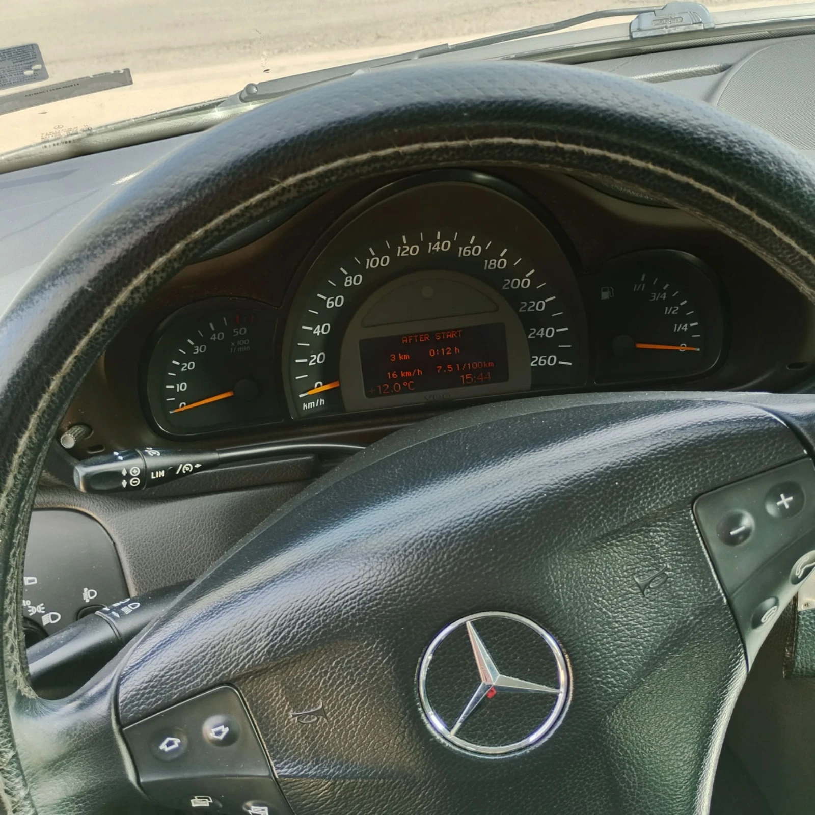 Mercedes-Benz C 220, снимка 10 - Автомобили и джипове - 54247097