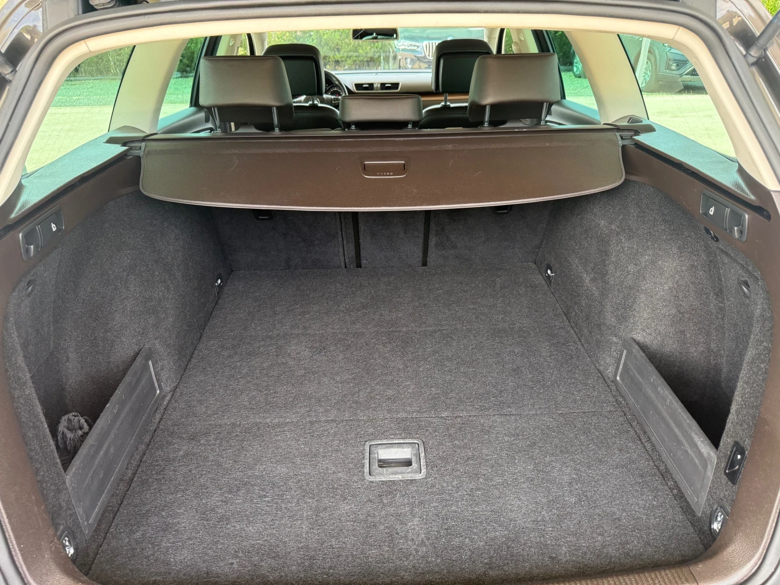 VW Passat 2.0TDI 4x4 Швейцария Highline, снимка 16 - Автомобили и джипове - 54665496