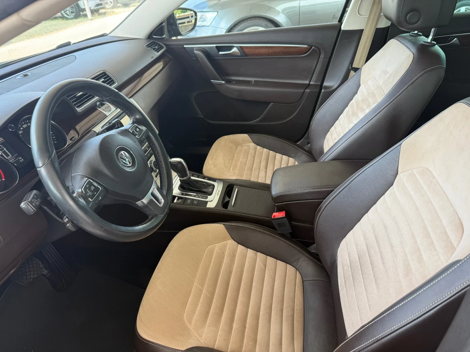 VW Passat 2.0TDI 4x4 Швейцария Highline, снимка 9 - Автомобили и джипове - 54665496