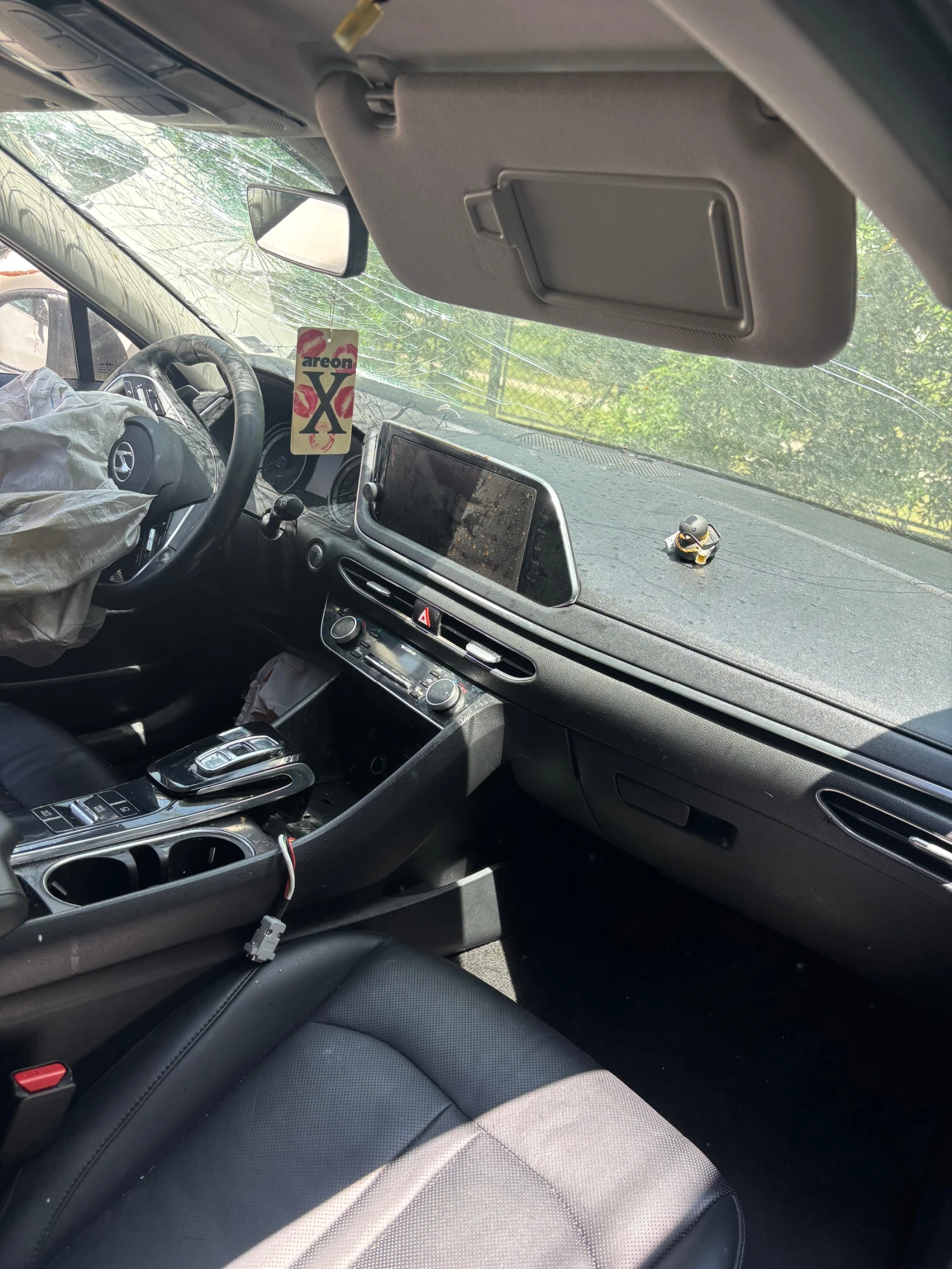 Hyundai Sonata 2.0 LPG, снимка 4 - Автомобили и джипове - 54699433