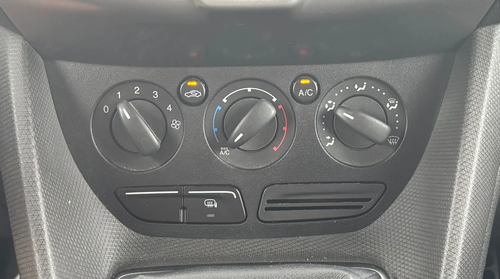 Ford Connect 1.6D/ПАРКТРОНИК, снимка 6 - Автомобили и джипове - 54747943