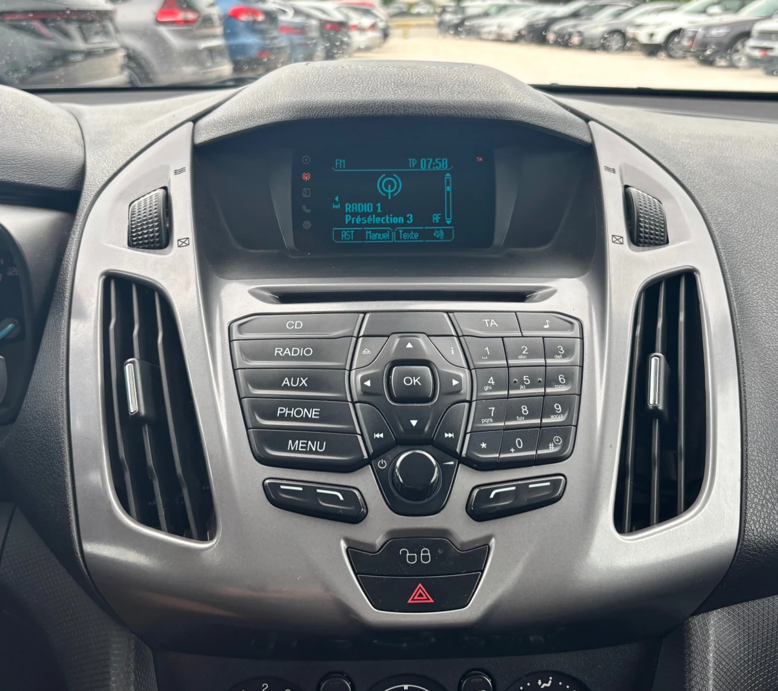 Ford Connect 1.6D/ПАРКТРОНИК, снимка 9 - Автомобили и джипове - 54747943