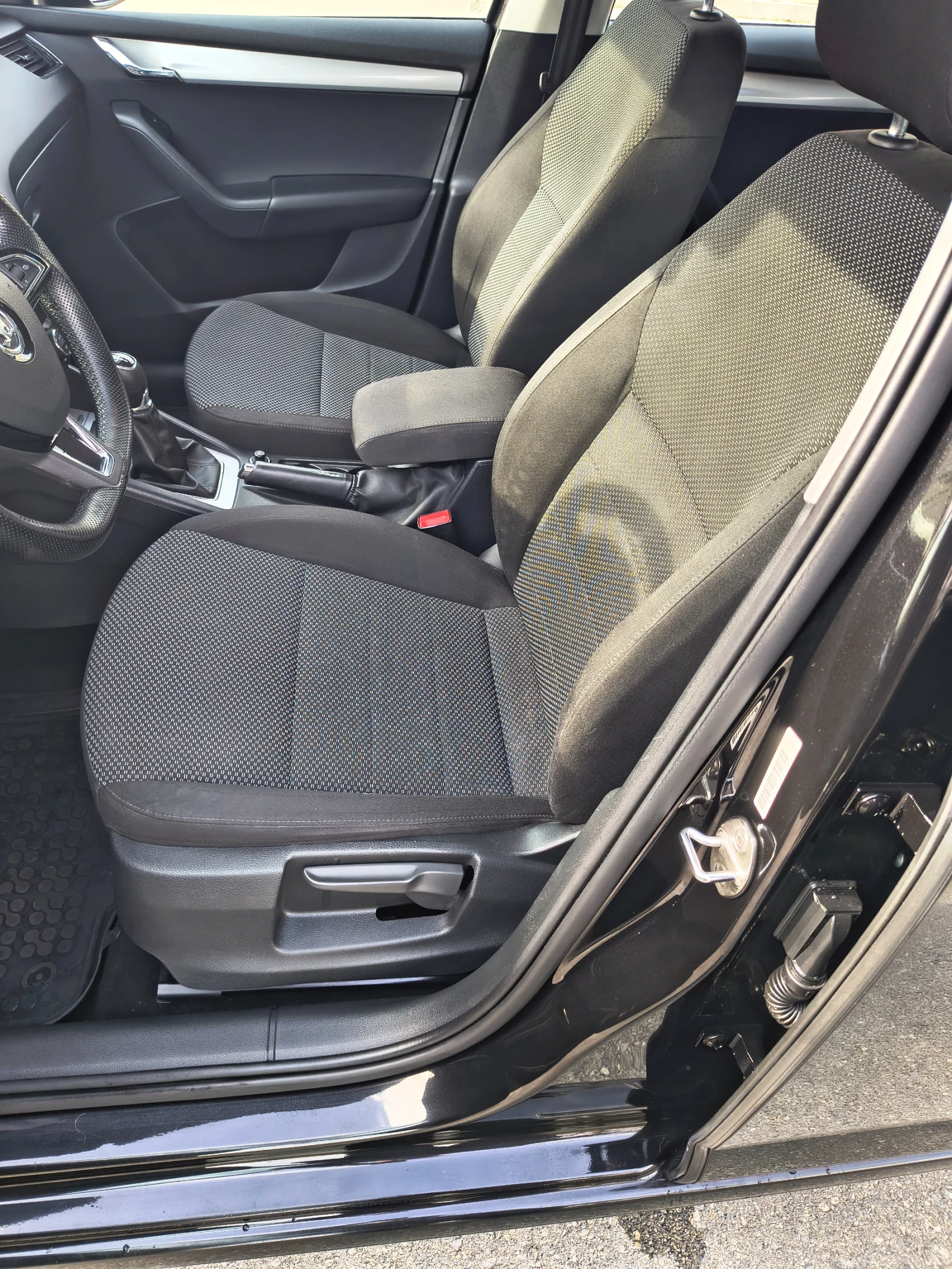 Skoda Octavia, снимка 9 - Автомобили и джипове - 54811741