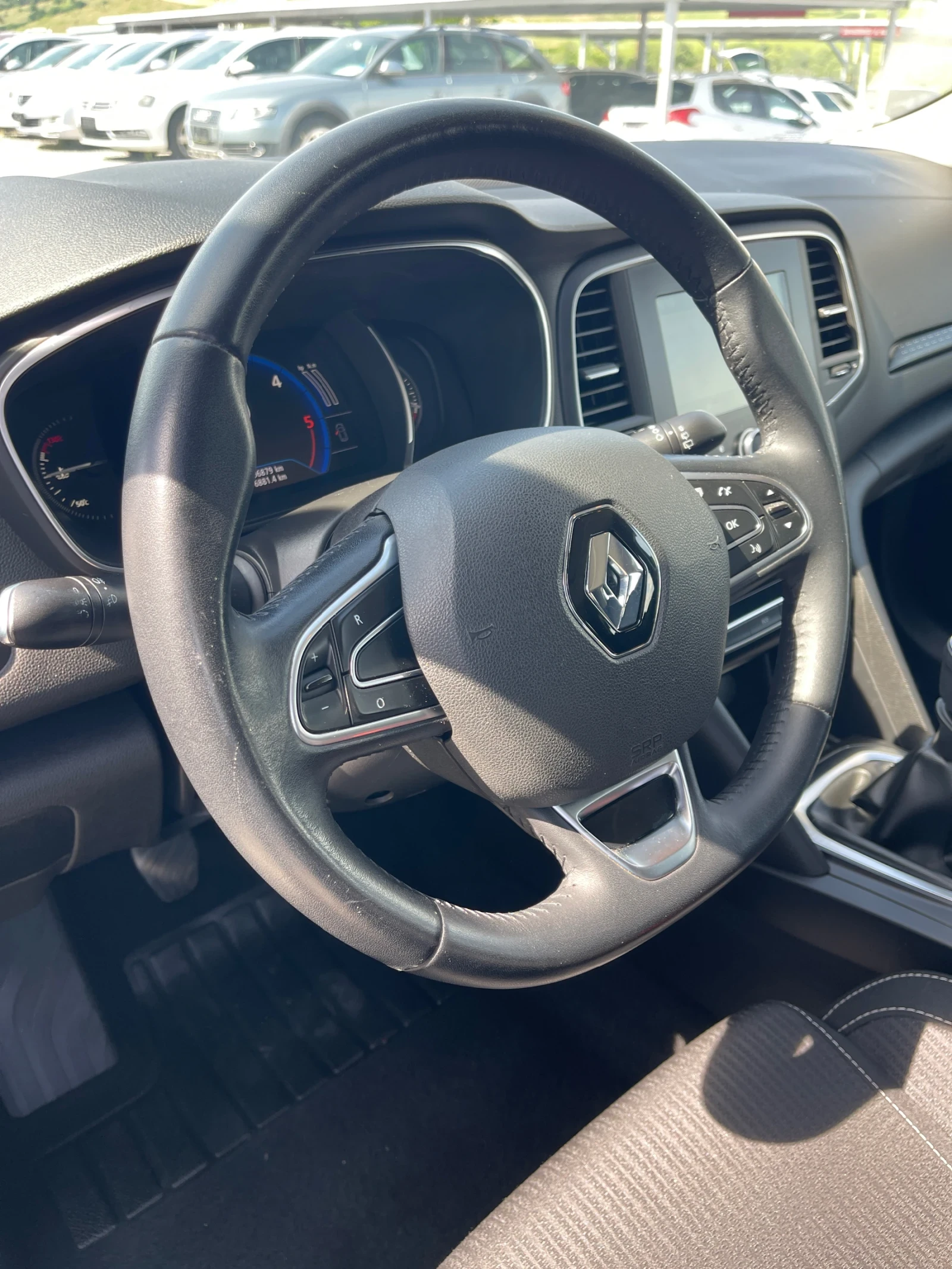Renault Megane Euro-6!, снимка 11 - Автомобили и джипове - 54826845