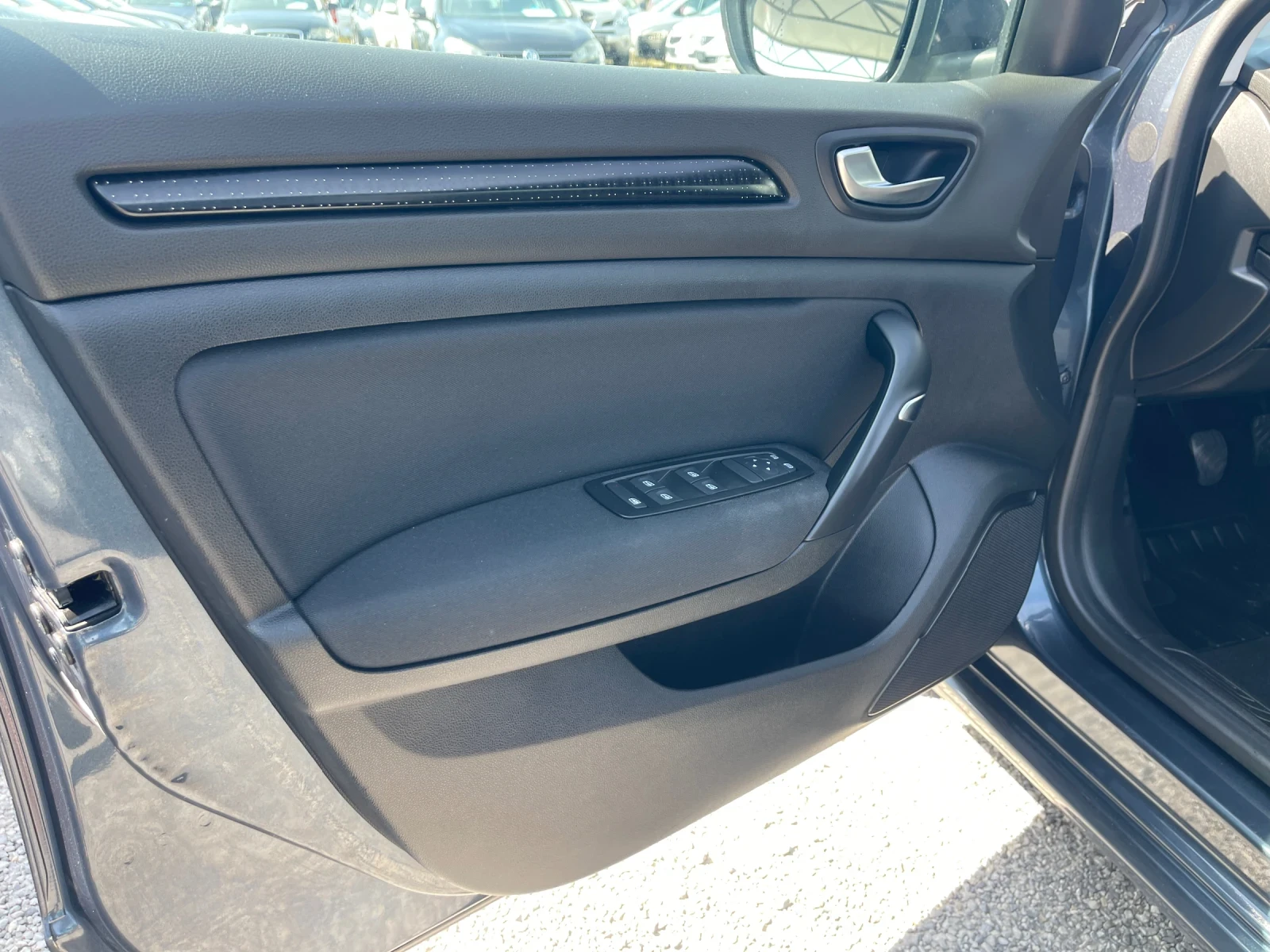 Renault Megane Euro-6!, снимка 15 - Автомобили и джипове - 54826845