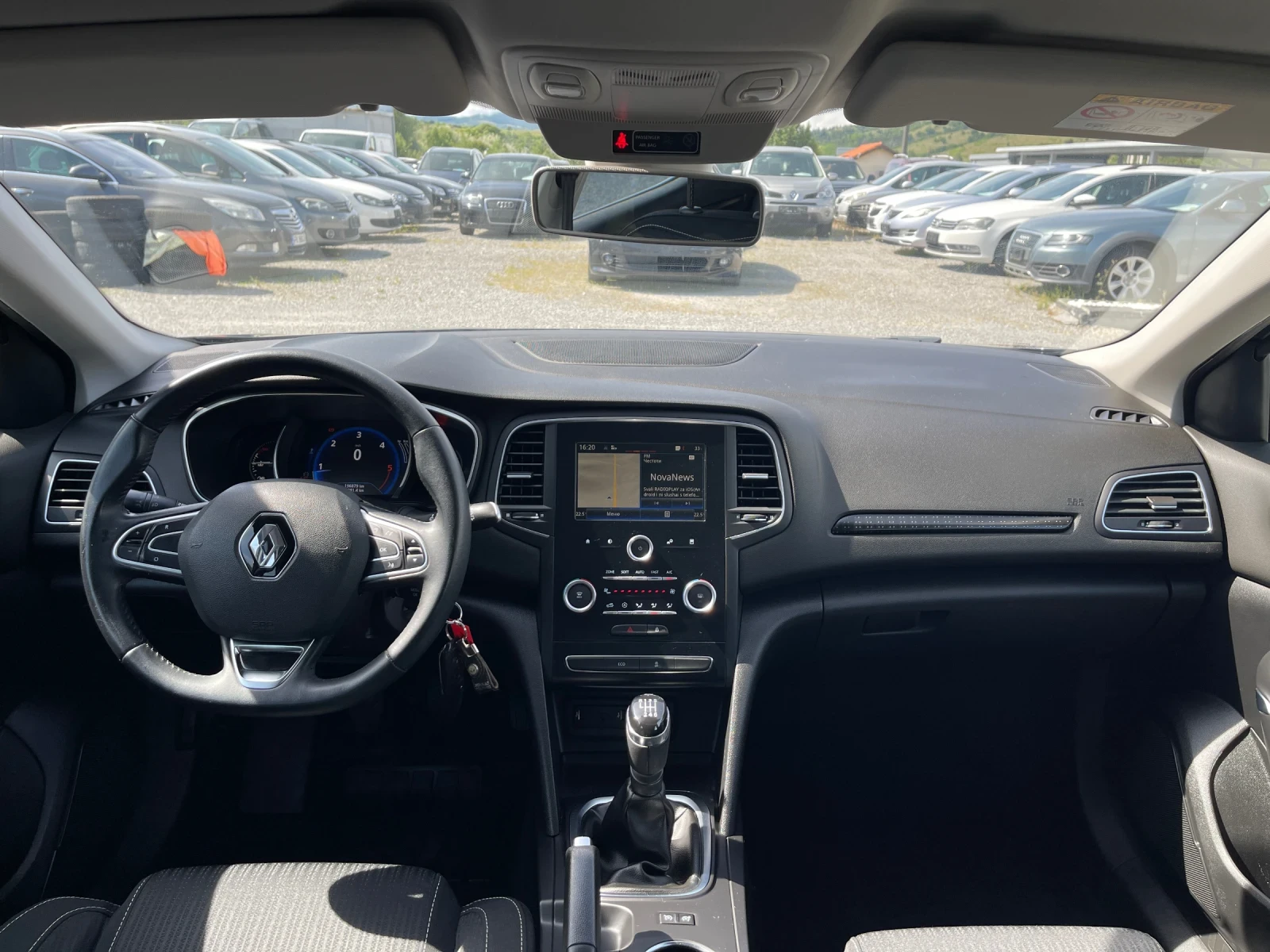 Renault Megane Euro-6!, снимка 9 - Автомобили и джипове - 54826845