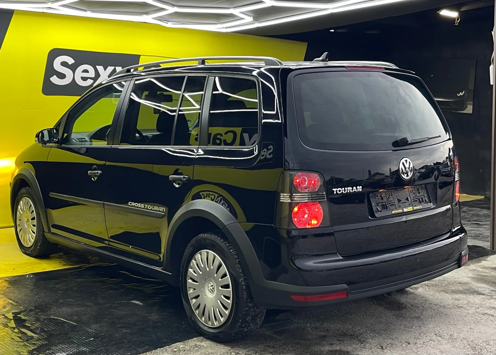 VW Touran 1.4 Cross High line, снимка 4 - Автомобили и джипове - 55219889