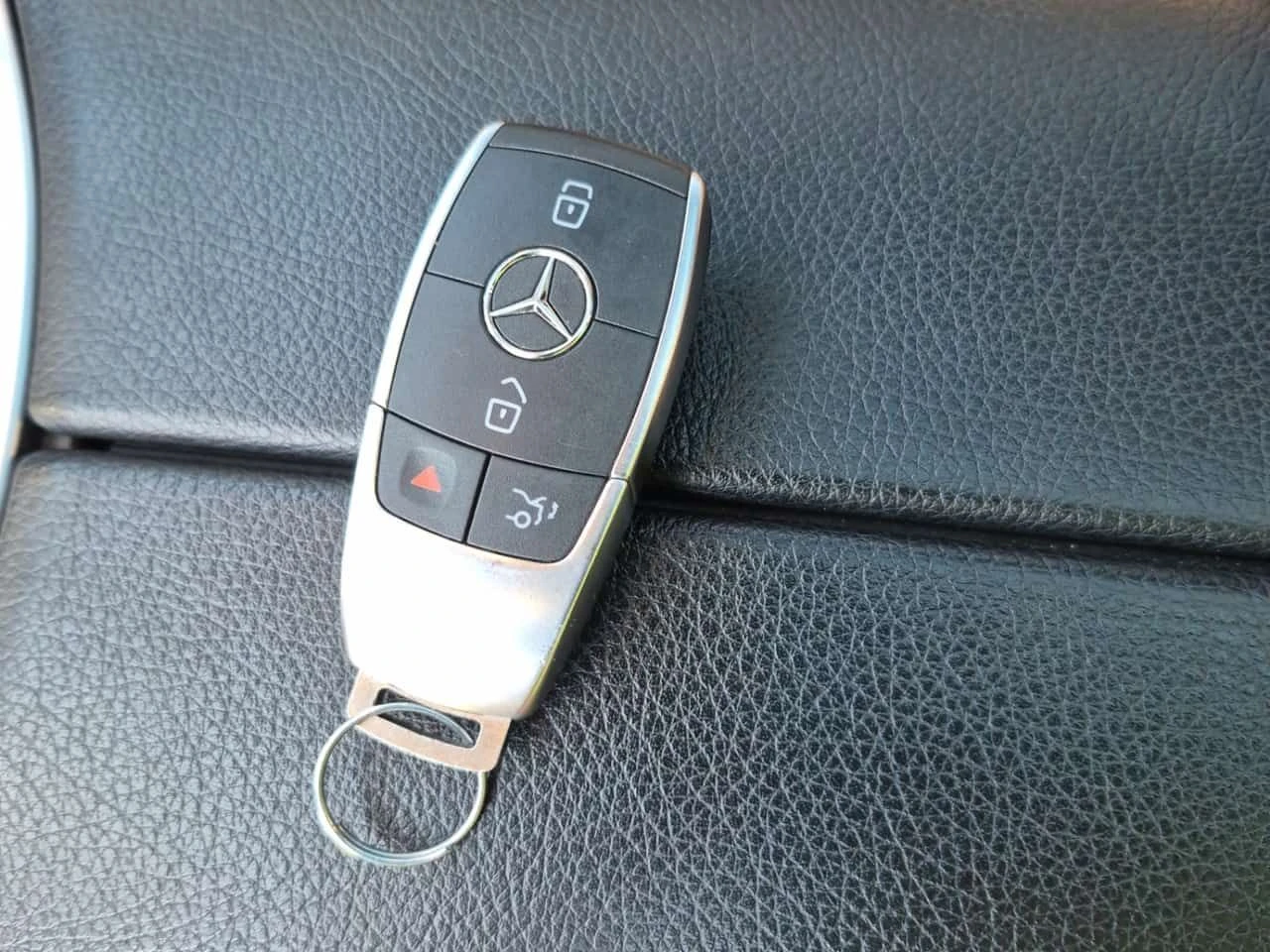 Mercedes-Benz C 300 Coupe * AMG Line * CARFAX * , снимка 9 - Автомобили и джипове - 55470696