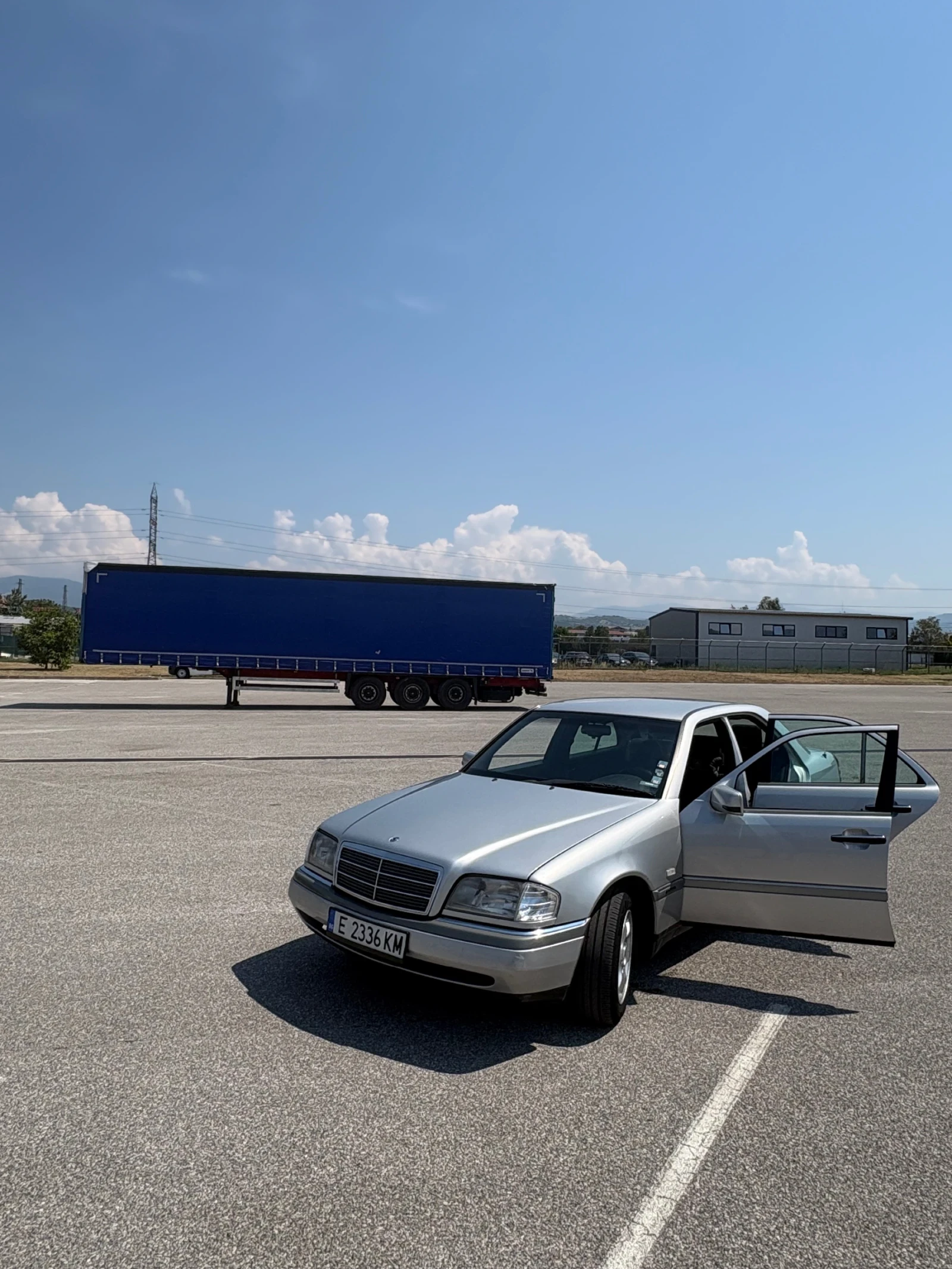 Mercedes-Benz C 220, снимка 2 - Автомобили и джипове - 55705166
