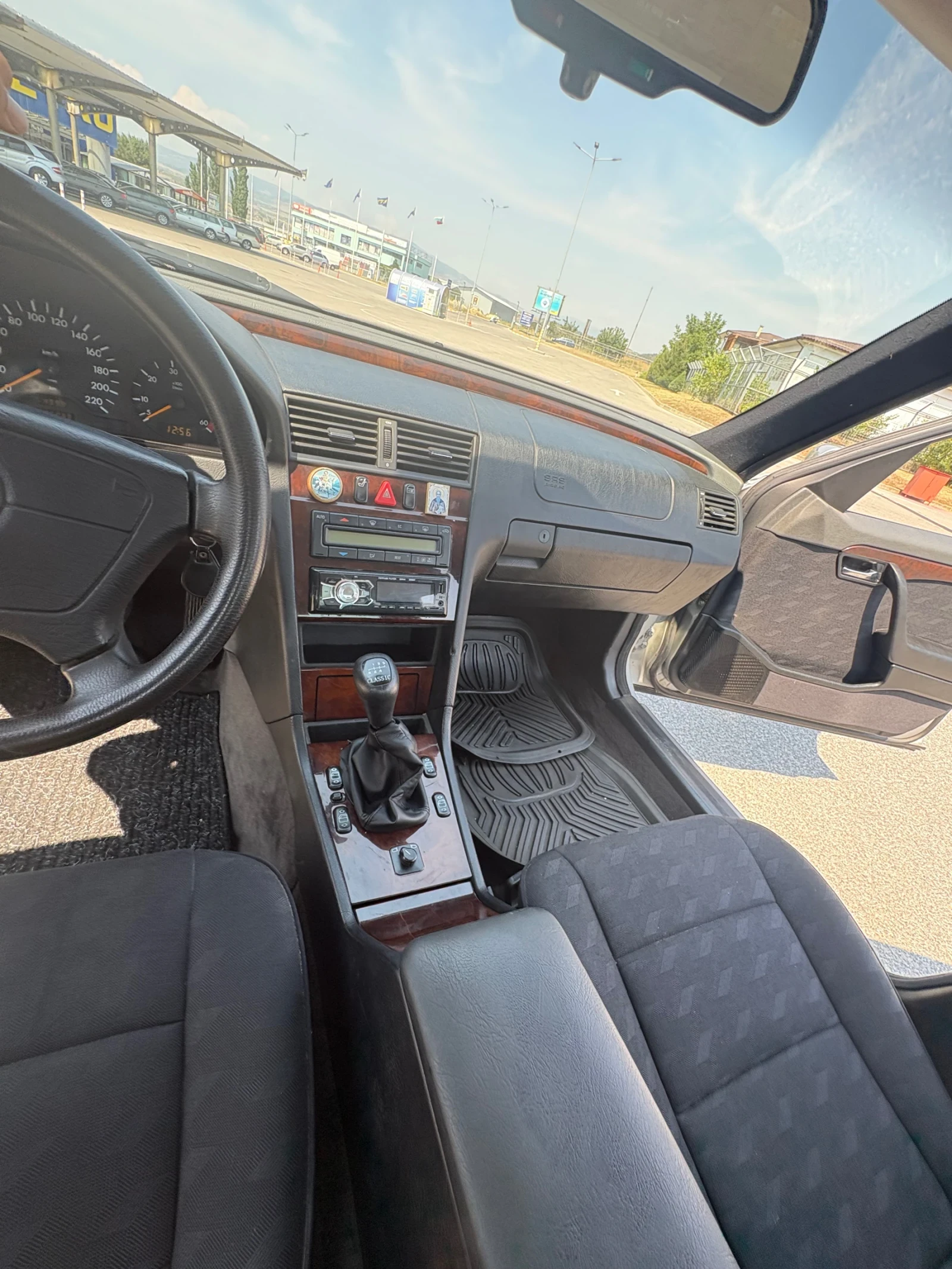 Mercedes-Benz C 220, снимка 9 - Автомобили и джипове - 55705166