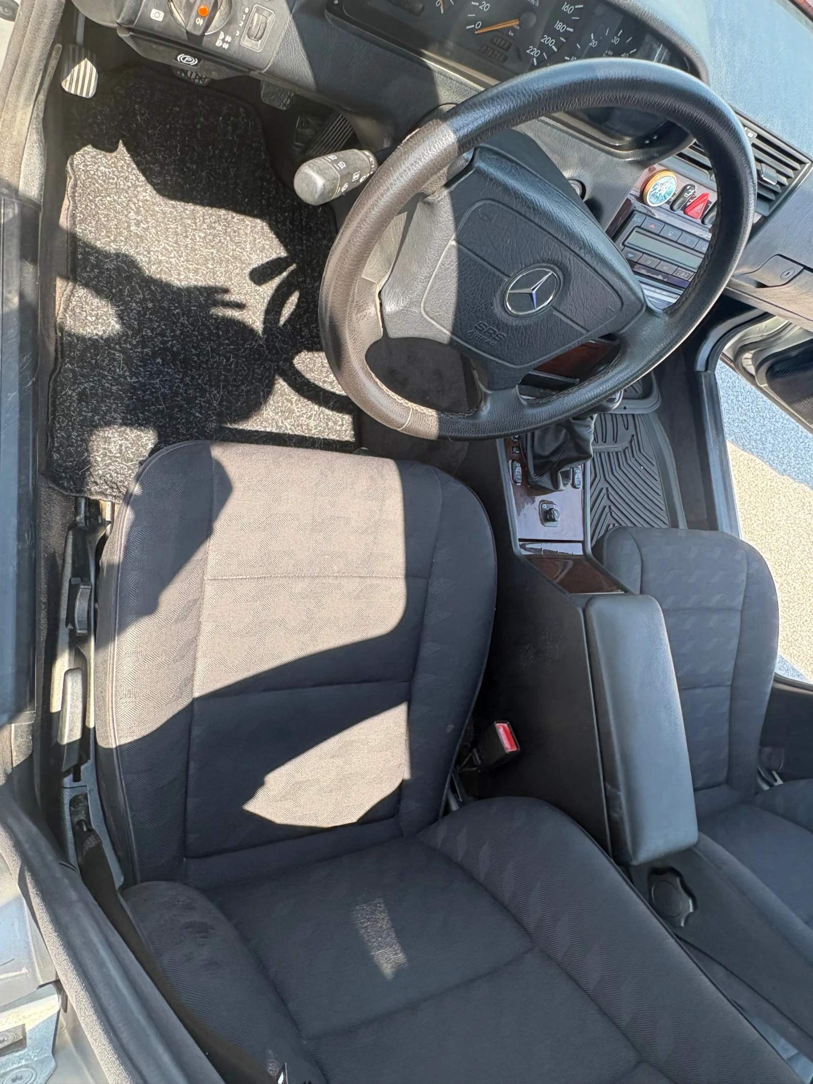 Mercedes-Benz C 220, снимка 8 - Автомобили и джипове - 55705166