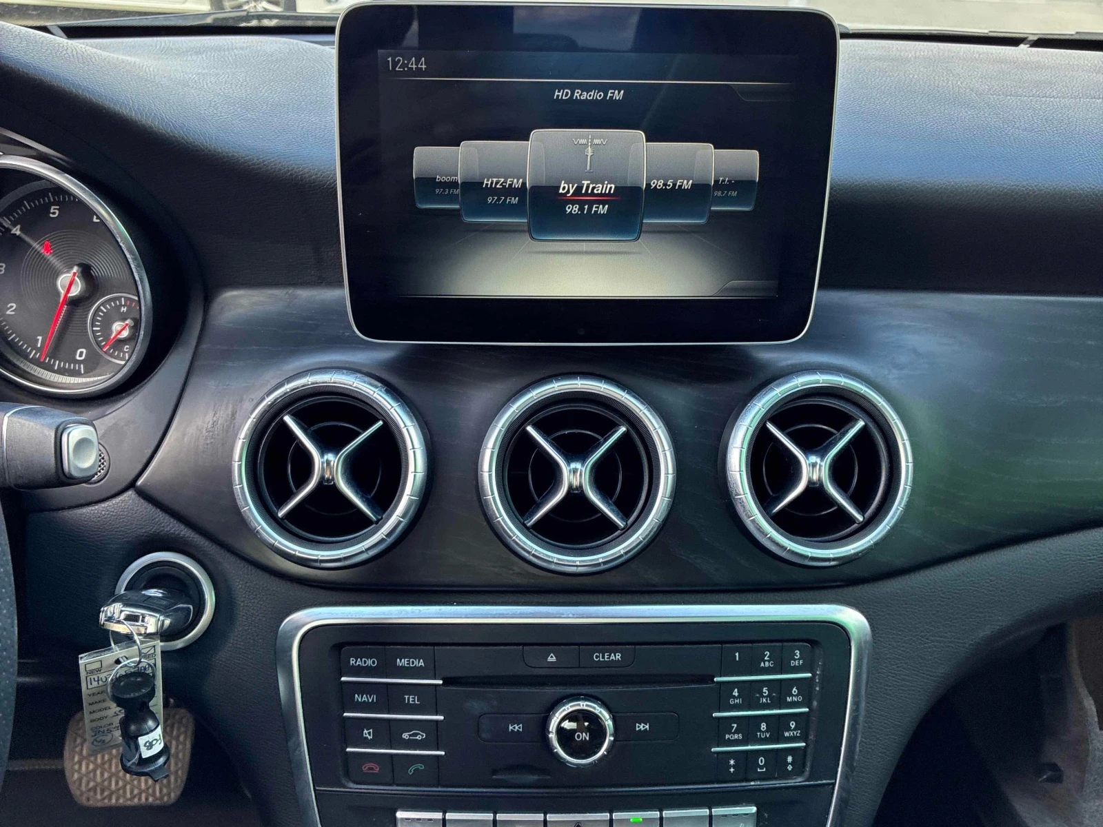 Mercedes-Benz CLA 250 * CARFAX * ОТ ПРЕДСТАВИТЕЛСТВО * , снимка 9 - Автомобили и джипове - 55911893