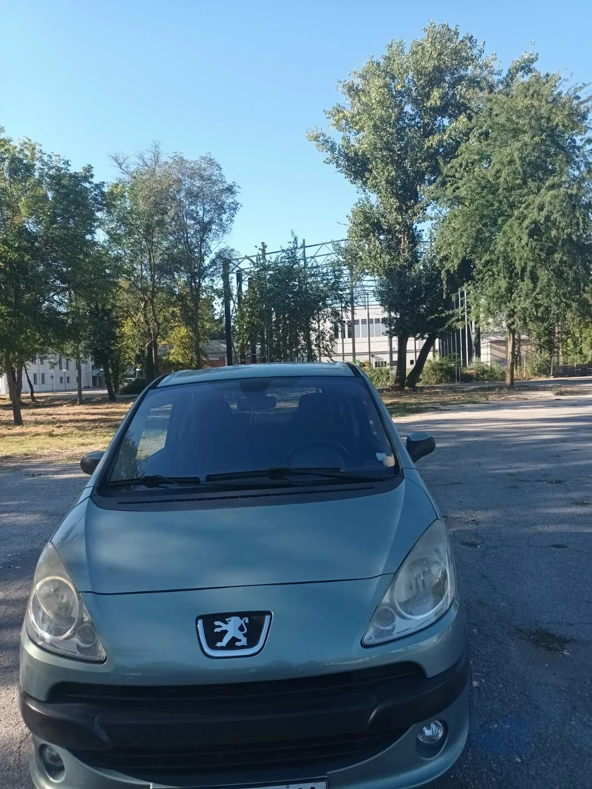 Peugeot 1007 1.4 бензин