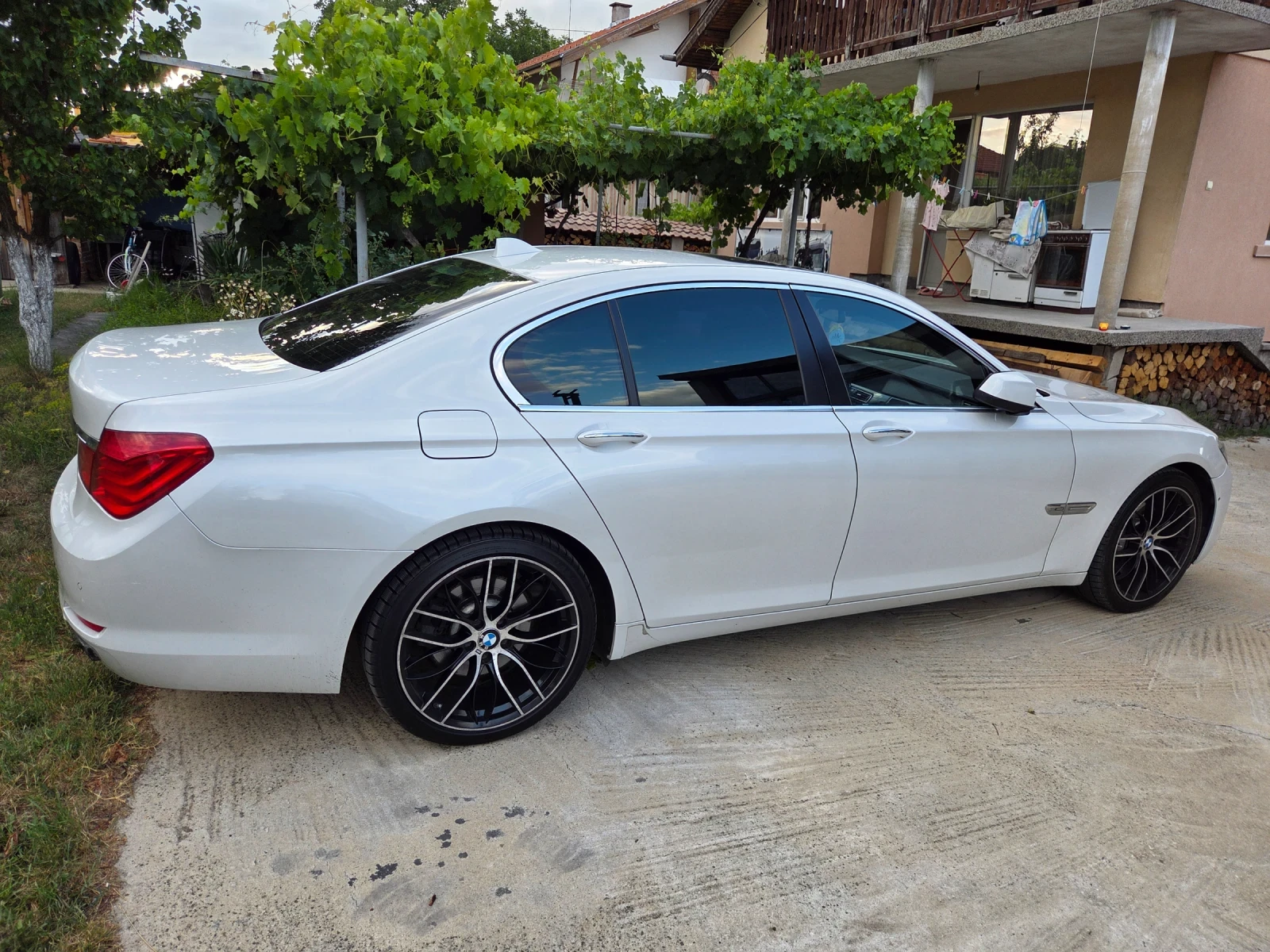 BMW 740, снимка 2 - Автомобили и джипове - 56746770