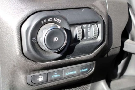 Jeep Wrangler Unlimited Sahara  CARFAX | Auto.bg — изображение 10