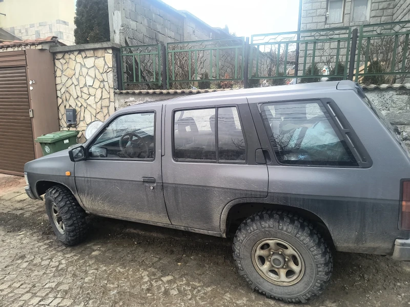 Nissan Terrano, снимка 2 - Автомобили и джипове - 48809509