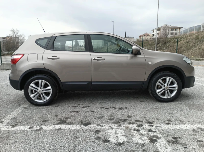 Nissan Qashqai, снимка 7 - Автомобили и джипове - 49470466