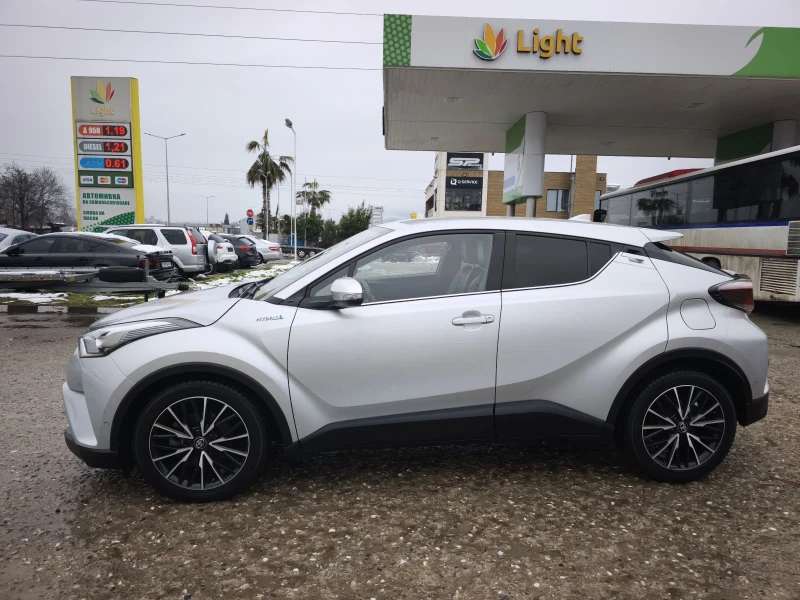 Toyota C-HR 1.8HYBRID LOUNGE FULL SERVICE IN TOYOTA NEW, снимка 6 - Автомобили и джипове - 53372451
