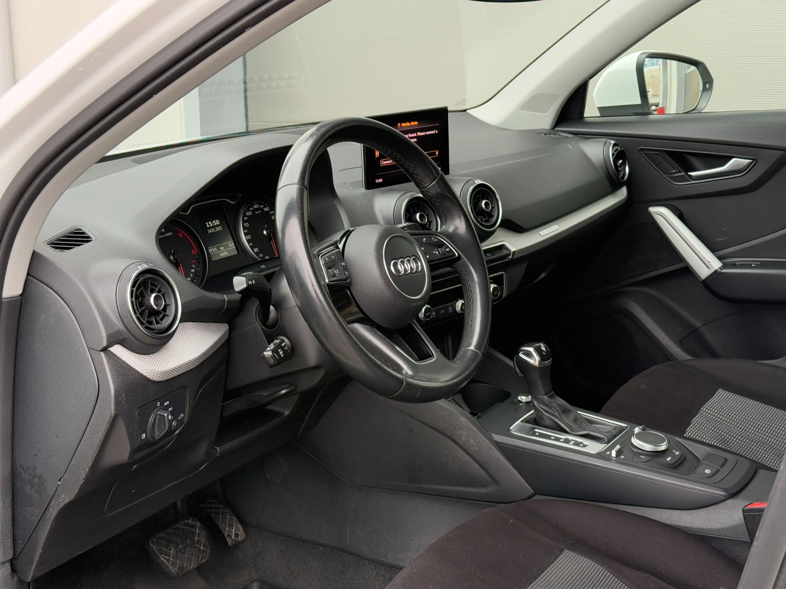 Audi Q2 35TDI Quattro Гаранционен автомобил Реален пробег - изображение 3