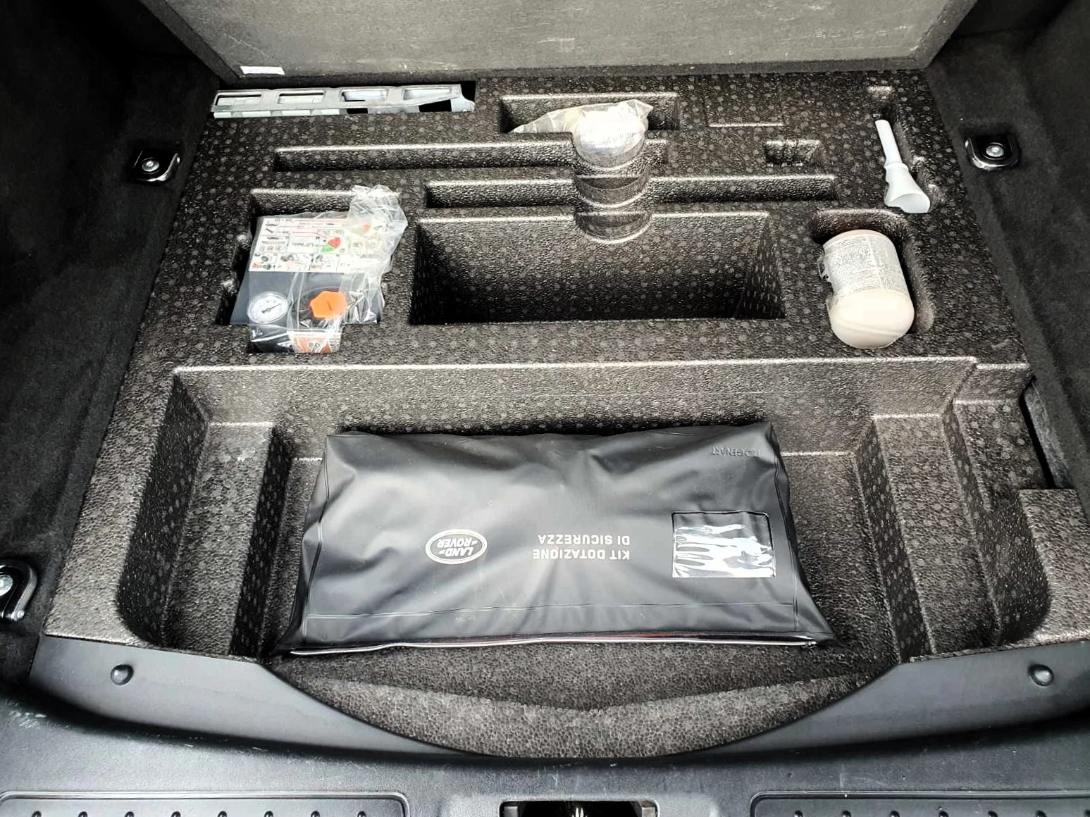 Land Rover Range Rover Evoque 2.0td4/150/4x4/SE | Mobile.bg   16