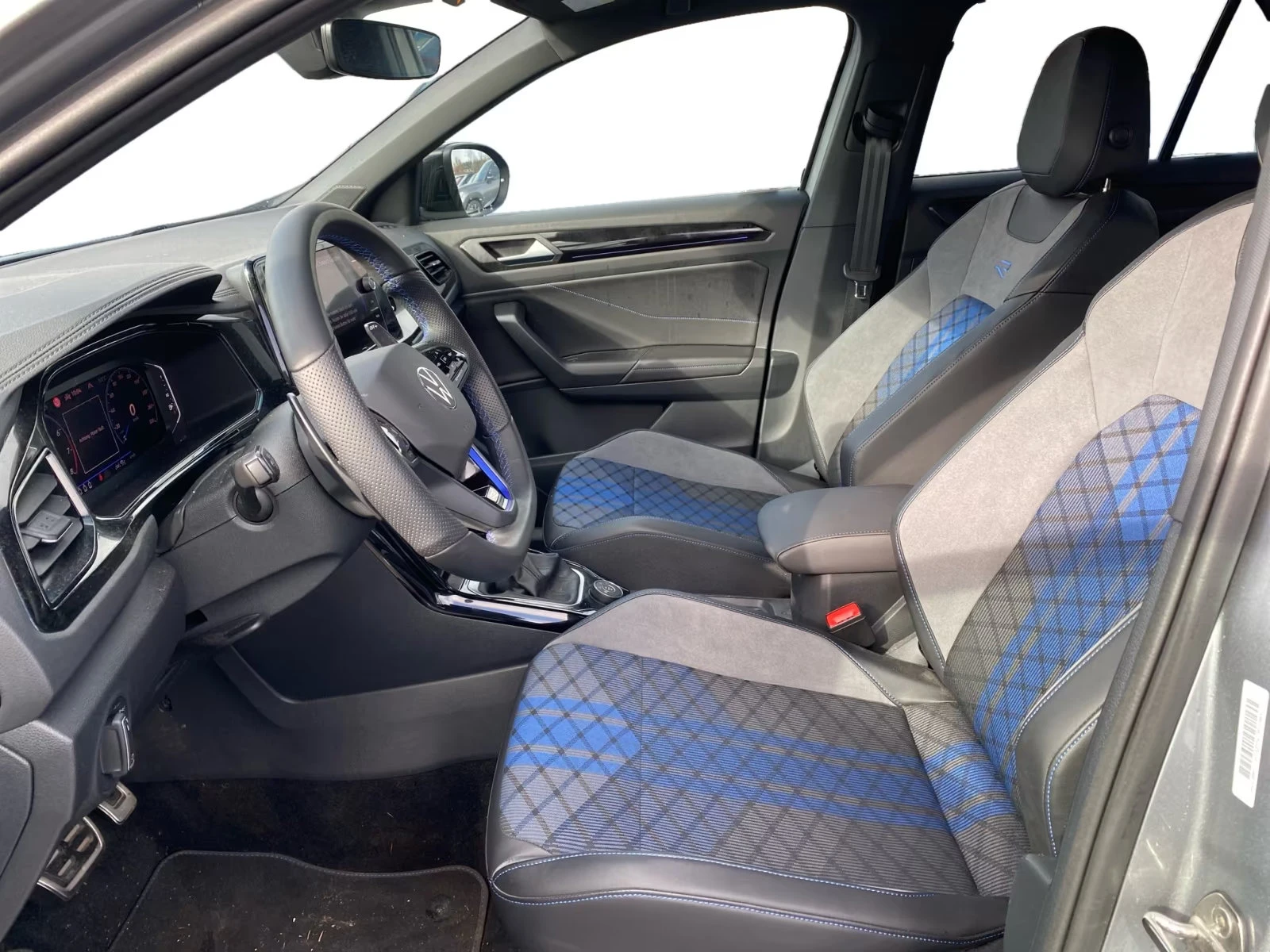 VW T-Roc R/300HP/NAVI/PANO/ACC/KLESS/DIGI/197g - изображение 8