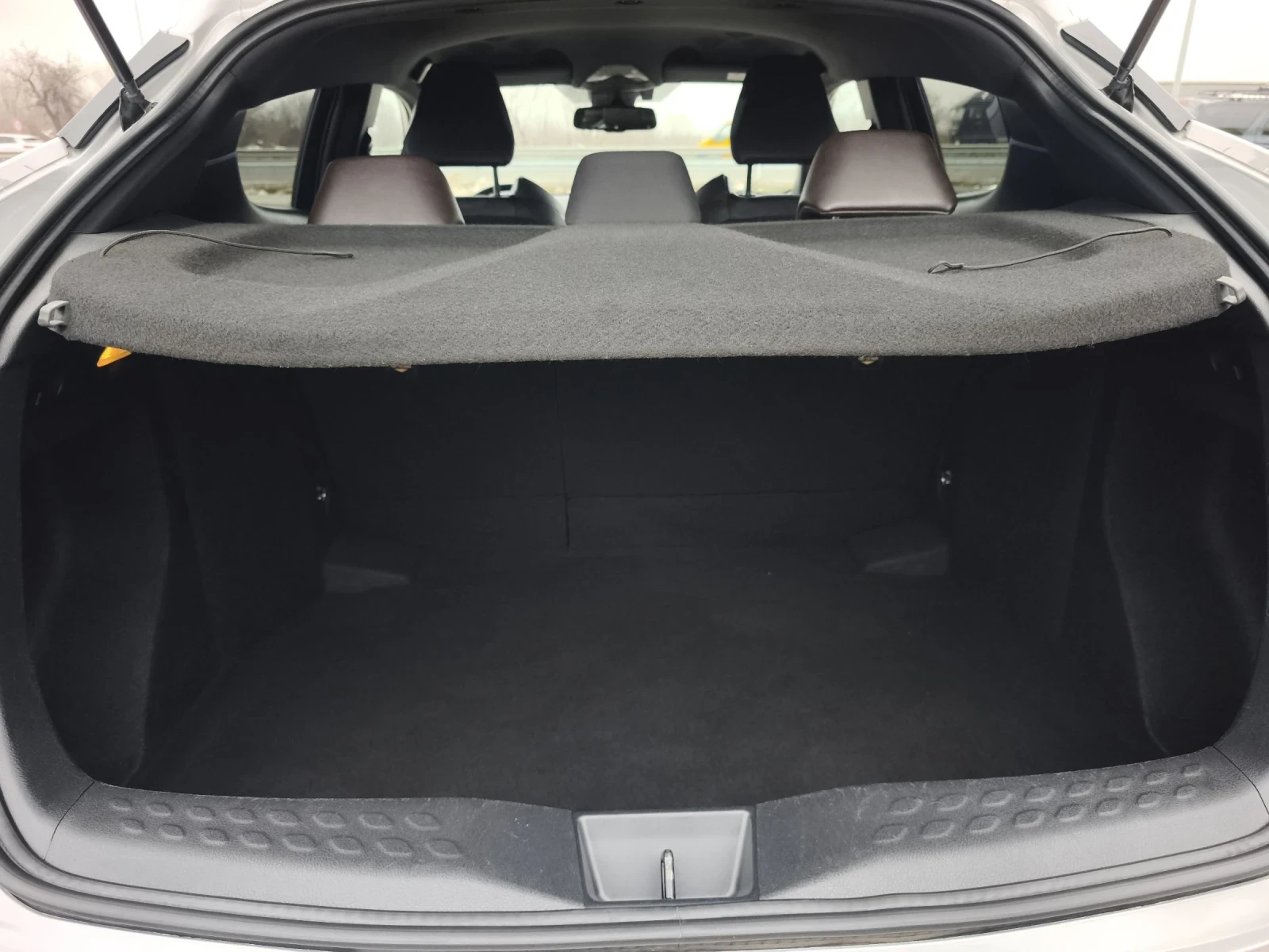 Toyota C-HR 1.8HYBRID LOUNGE FULL SERVICE IN TOYOTA NEW | Mobile.bg � ����������� 13