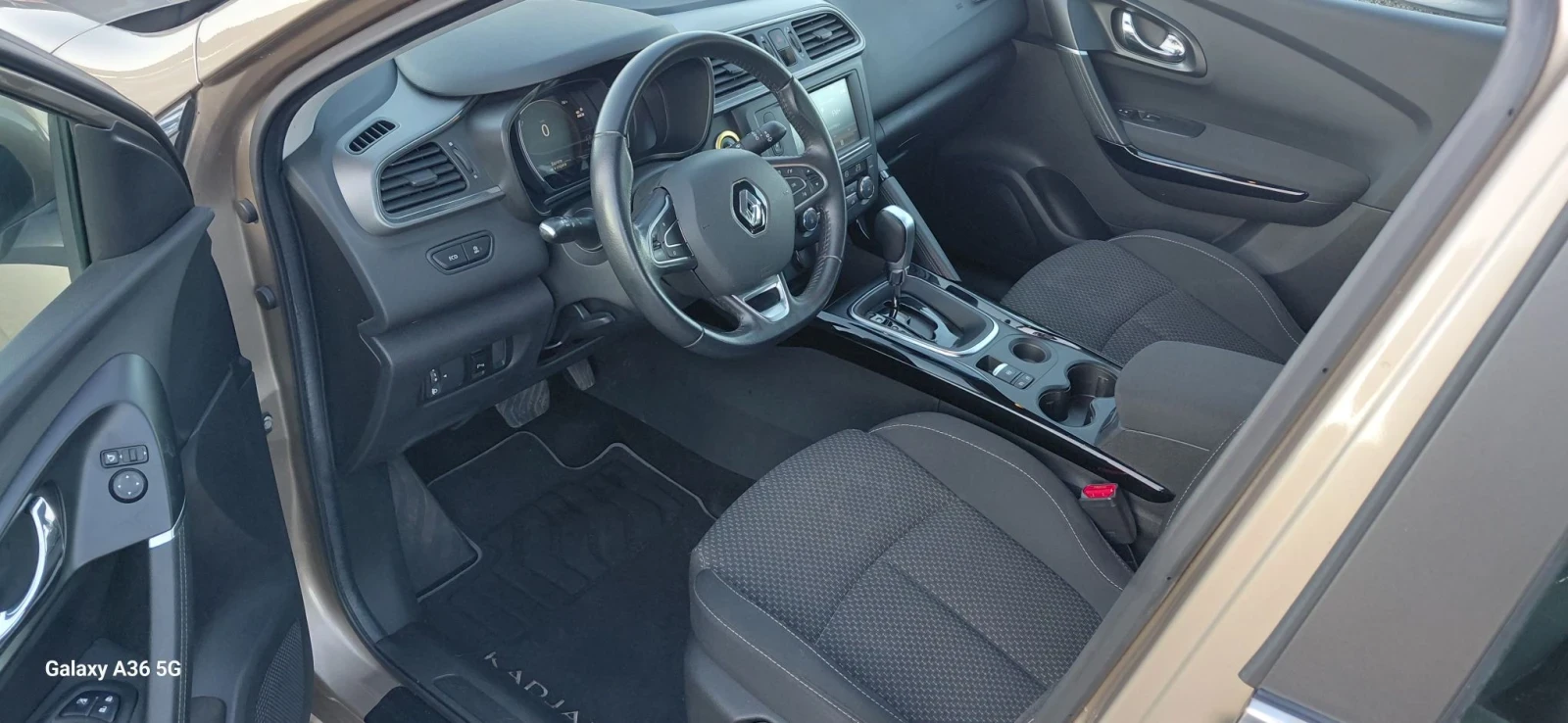 Renault Kadjar NAVI, CAMERA, KEYLESS, лизинг, снимка 8 - Автомобили и джипове - 55453119
