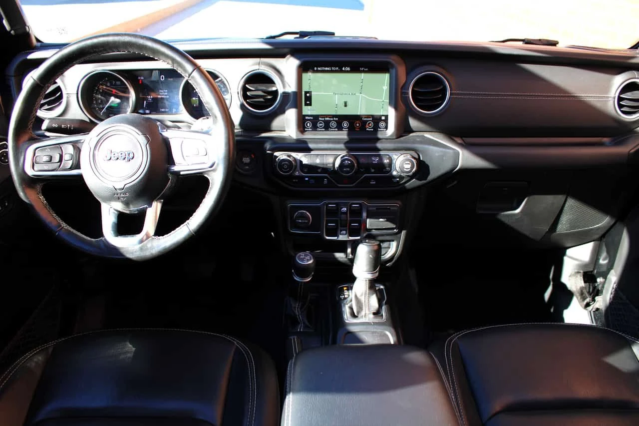 Jeep Wrangler Unlimited Sahara  CARFAX, снимка 16 - Автомобили и джипове - 53874207