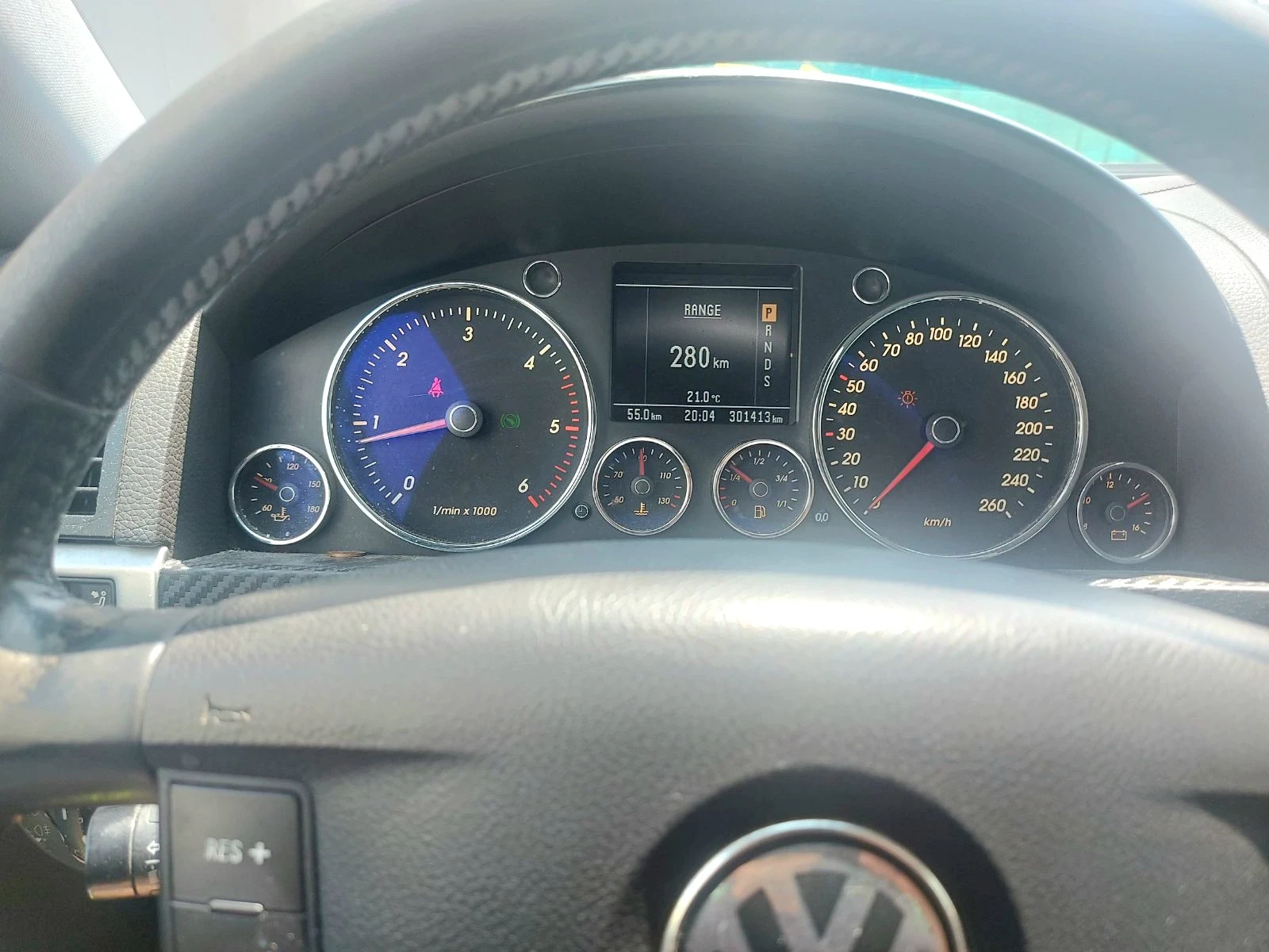 VW Touareg, снимка 5 - Автомобили и джипове - 54167276