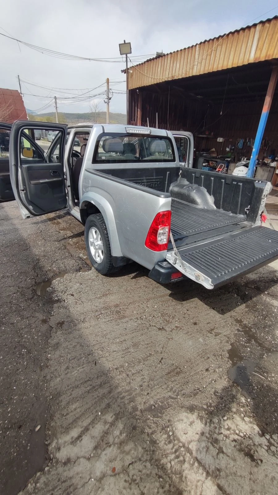 Isuzu D-max, снимка 3 - Автомобили и джипове - 54191672