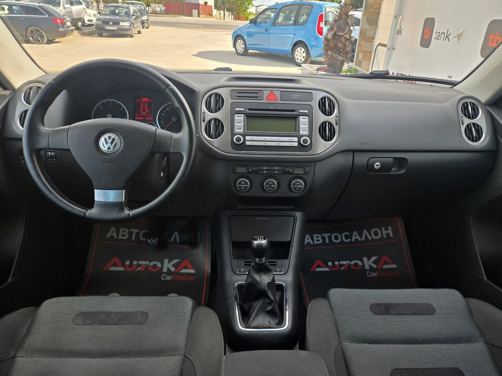 VW Tiguan 2.0TDI-140кс= 6ск= 4х4= АВТОПИЛОТ, снимка 12 - Автомобили и джипове - 54933475
