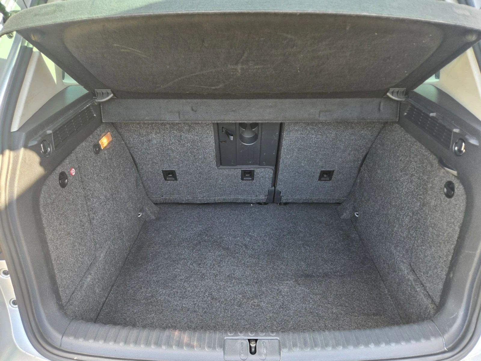 VW Tiguan 2.0TDI-140кс= 6ск= 4х4= АВТОПИЛОТ, снимка 10 - Автомобили и джипове - 54933475