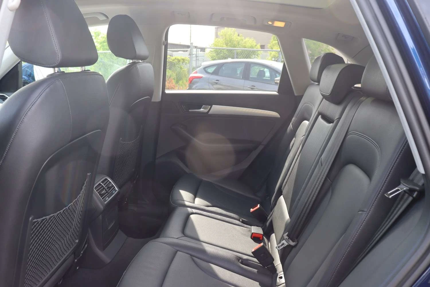 Audi Q5 2.0T Progressiv/Keyless/ПАНОРАМА/CARFAX, снимка 8 - Автомобили и джипове - 55200913