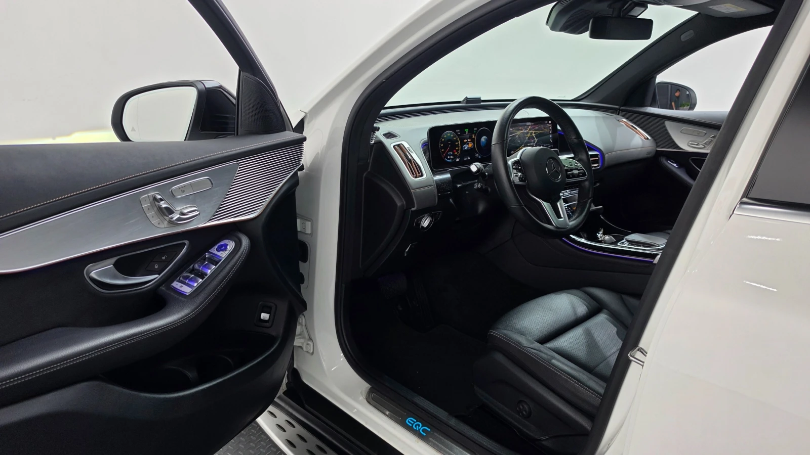Mercedes-Benz EQC 400 4Matic, снимка 6 - Автомобили и джипове - 56014772