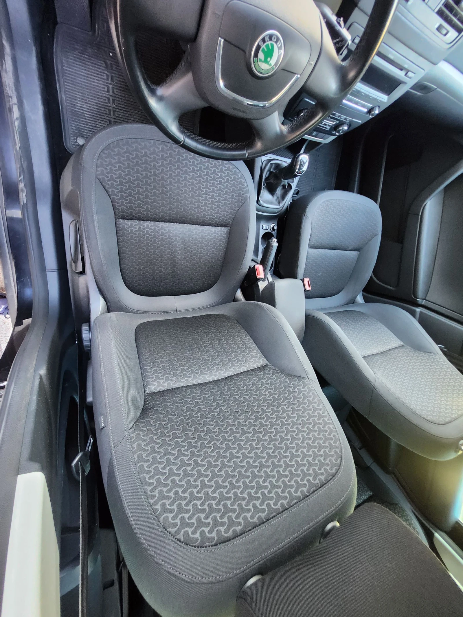 Skoda Yeti 4Х4, снимка 7 - Автомобили и джипове - 56619100