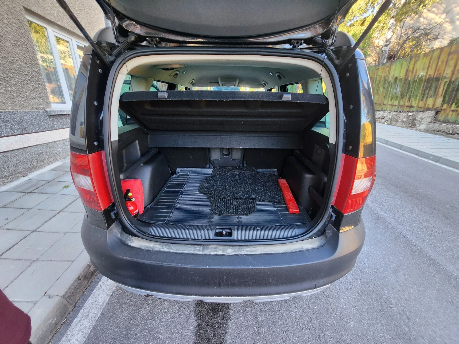 Skoda Yeti 4Х4, снимка 12 - Автомобили и джипове - 56619100