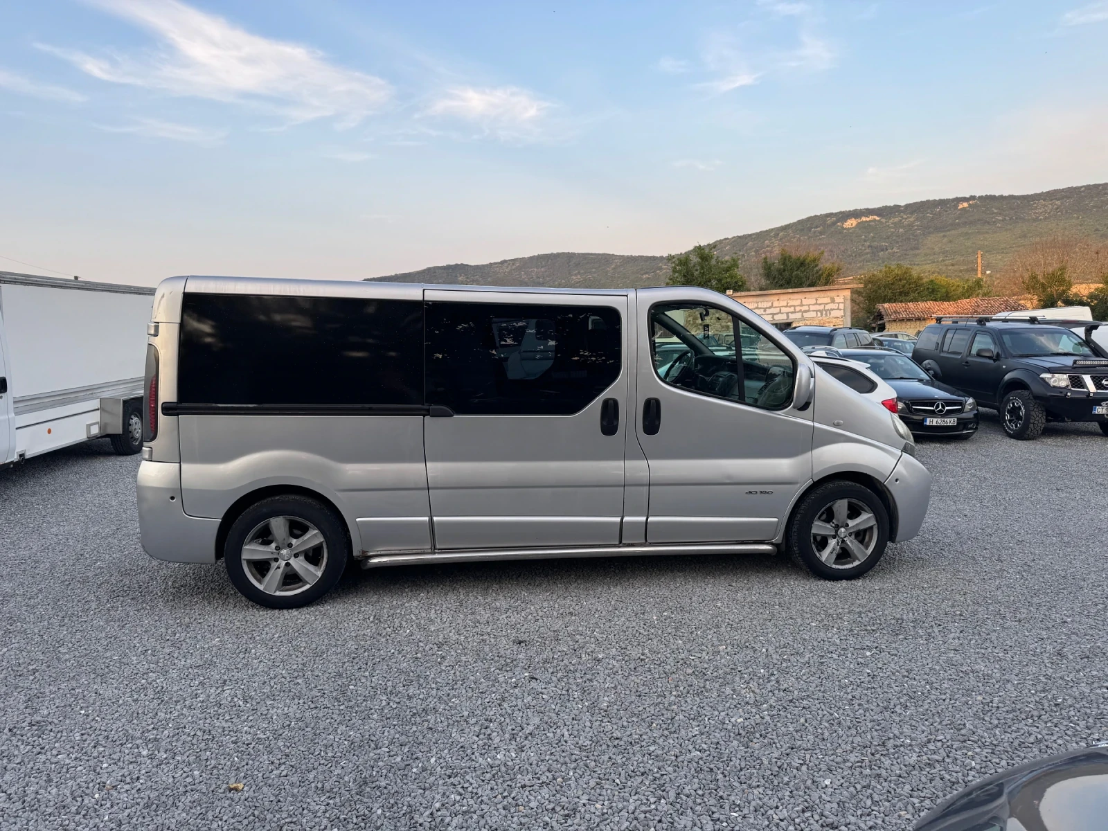 Renault Trafic 2.4cdti КЛИМА-ДУБЪЛ-ЛОНГ  - изображение 4