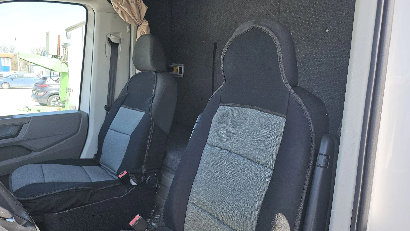 VW Crafter, снимка 5 - Бусове и автобуси - 54270296