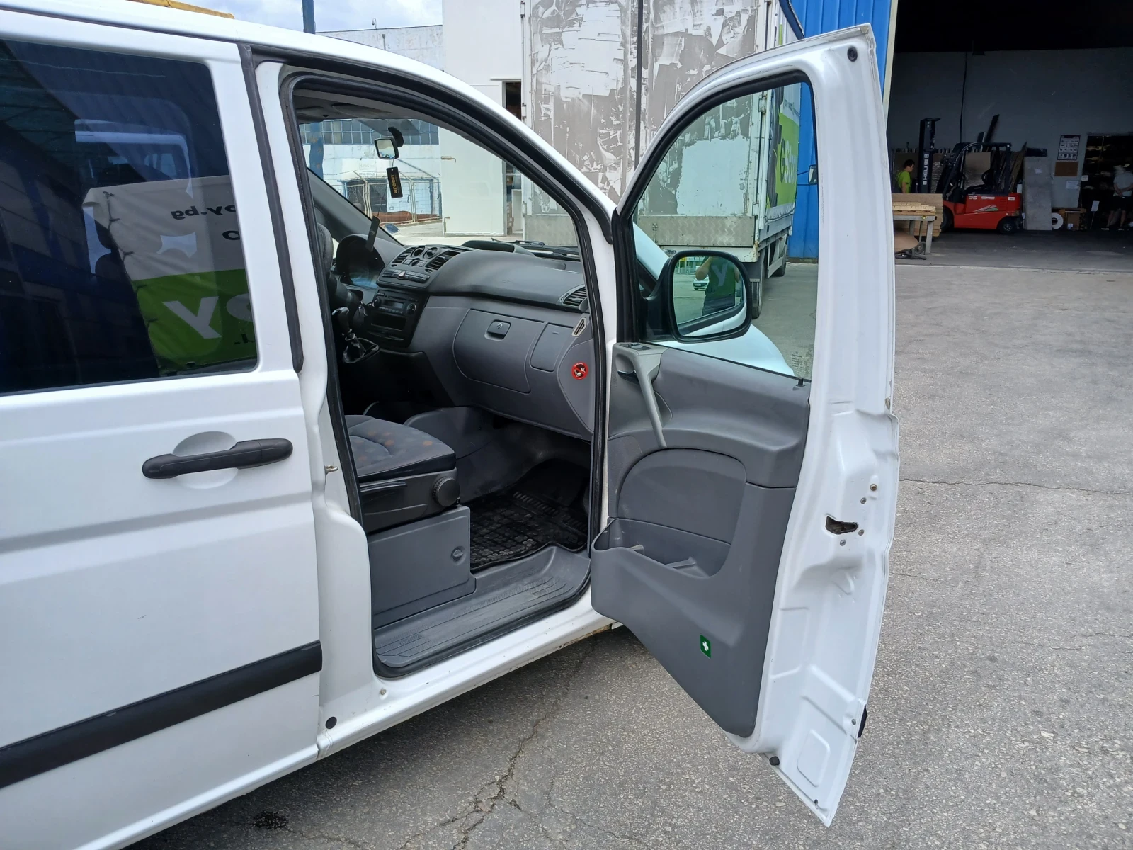 Mercedes-Benz Vito, снимка 12 - Бусове и автобуси - 55662139