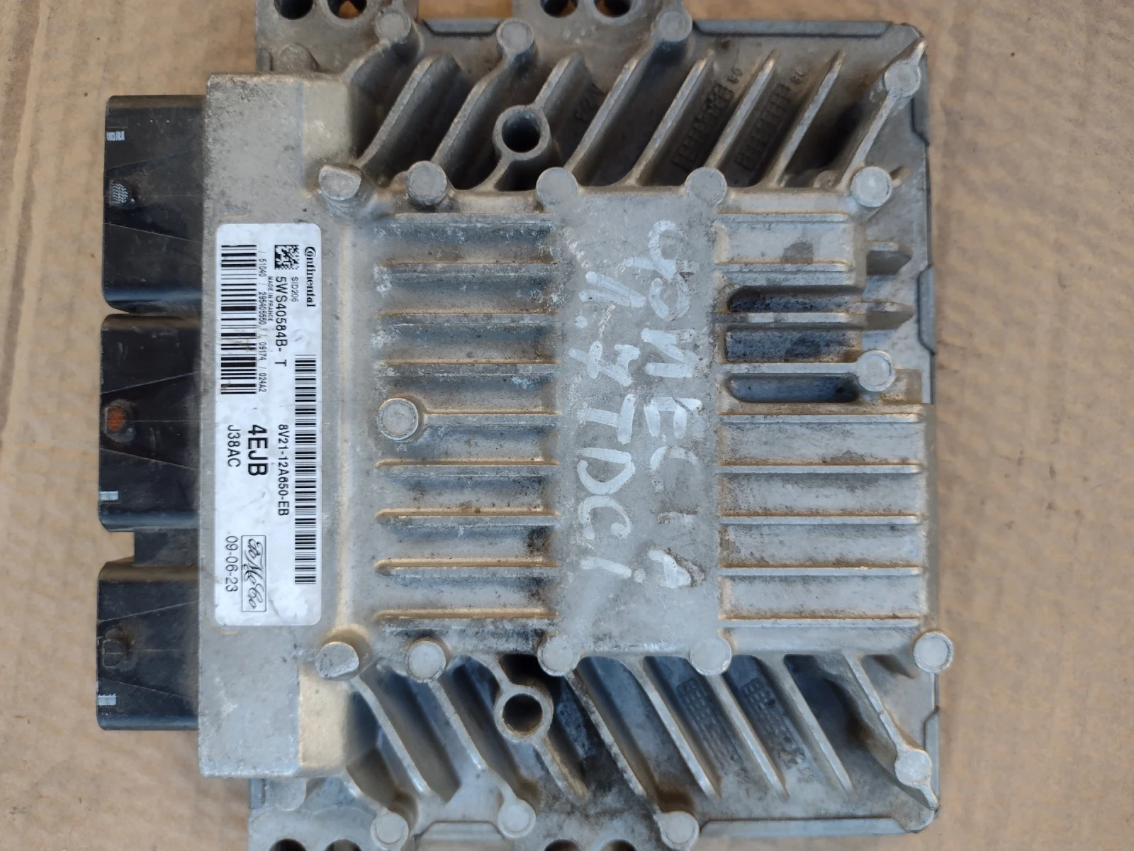8V21-12A650-EB компютър двигател за  FORD FIESTA 1.4 TDCI Continental 5WS40584B | Mobile.bg — изображение 1