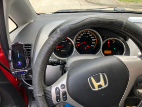 Honda Jazz, снимка 3 - Автомобили и джипове - 45568521