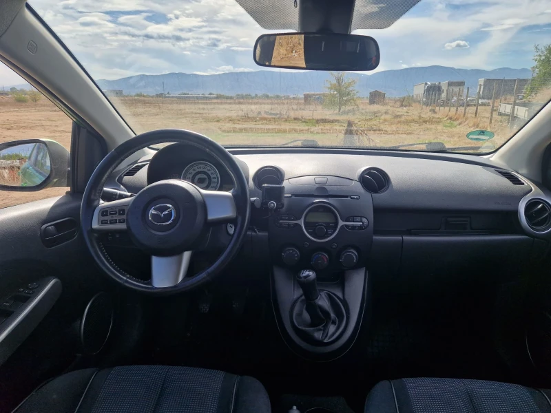 Mazda 2 1.3i-86ps, снимка 8 - Автомобили и джипове - 47533283