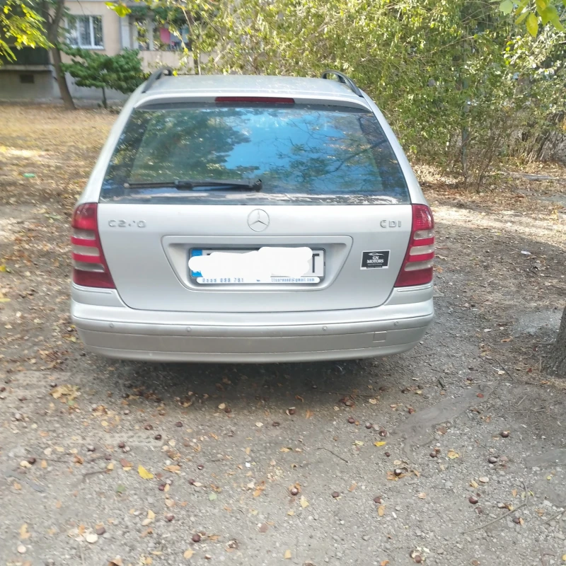 Mercedes-Benz C 220, снимка 2 - Автомобили и джипове - 47689857