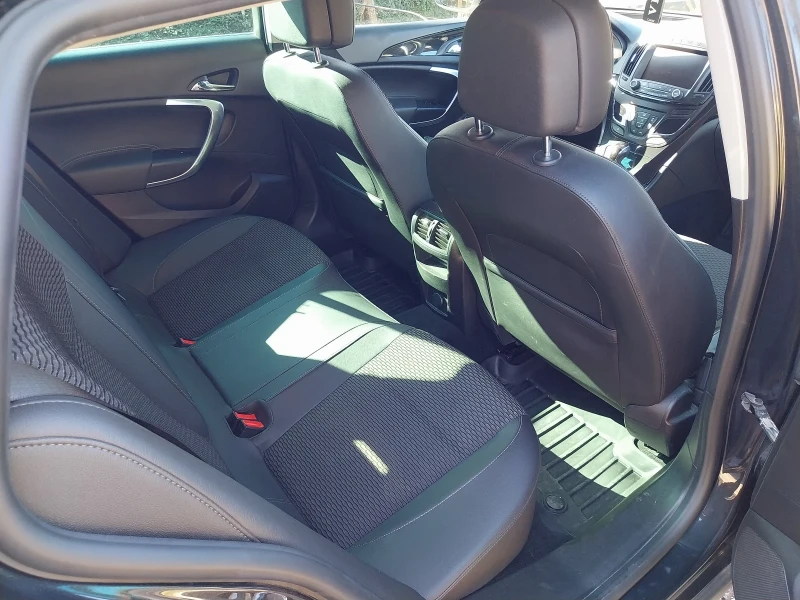 Opel Insignia, снимка 6 - Автомобили и джипове - 52357548