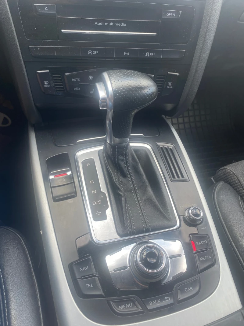 Audi A4 Avant 2.0TDI 177 k.c S-tronic /S line , снимка 4 - Автомобили и джипове - 52775168