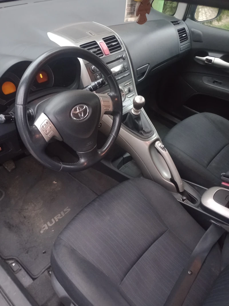 Toyota Auris 2.0 D4D, снимка 6 - Автомобили и джипове - 52680392