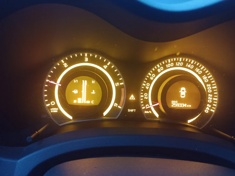 Toyota Auris 2.0 D4D, снимка 7 - Автомобили и джипове - 52680392