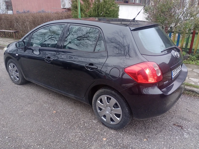 Toyota Auris 2.0 D4D, снимка 2 - Автомобили и джипове - 52680392